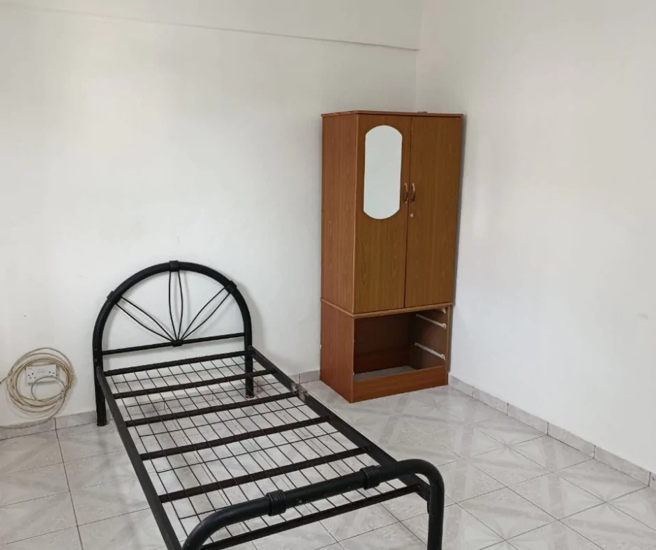 HOUSE FOR RENT (2)